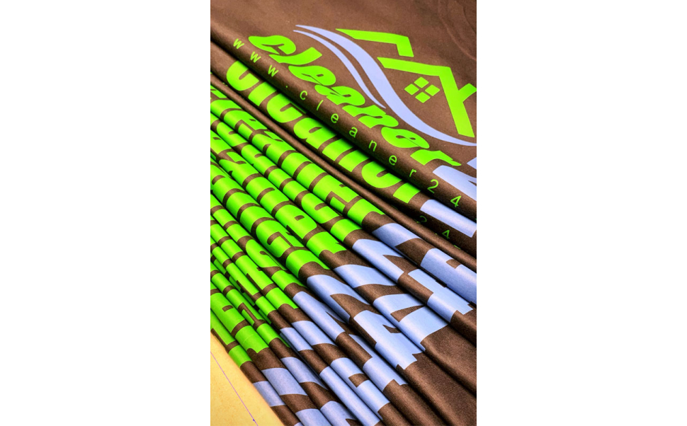 Cleaner24 - Stilvoller Druckauftrag mit Neon und Hellblau